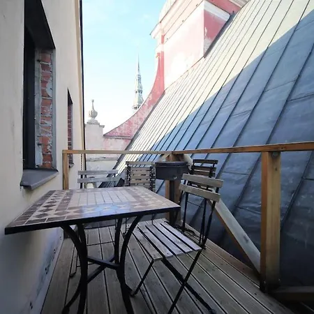 Апартаменты Amazing Old Town With Balcony Рига
