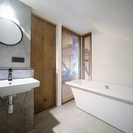 Апартаменты Amazing Old Town With Balcony *