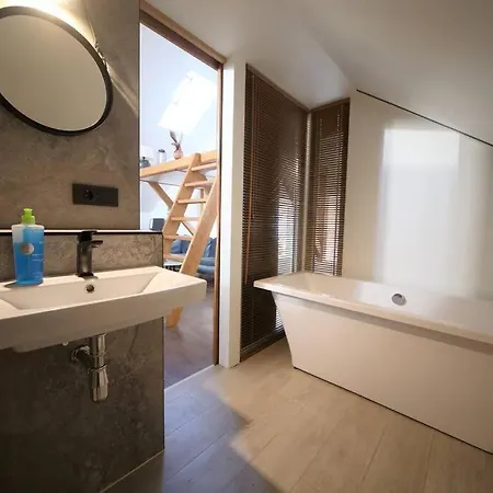 Апартаменты Amazing Old Town With Balcony