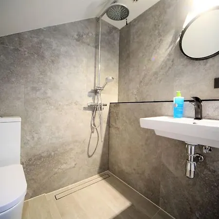 Appartement Amazing Old Town With Balcony *